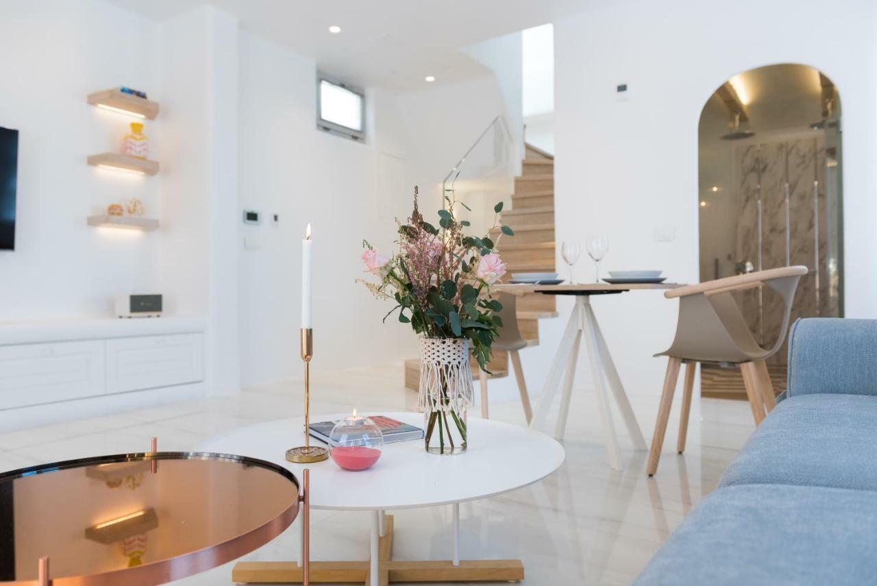 Emfasis Luxury Villa Fira  Bagian luar foto